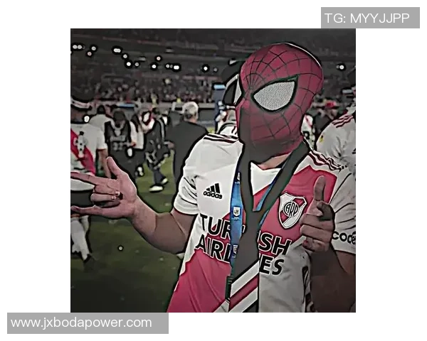 足球明星休闲风格男生头像设计灵感分享与推荐